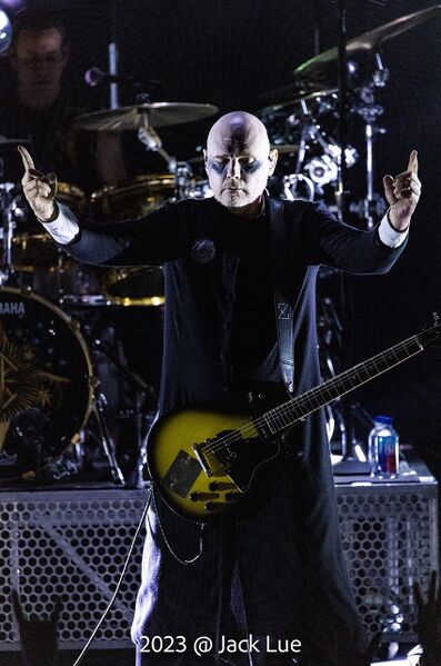 File:The Smashing Pumpkins 2023-08-09 Billy Corgan (1).jpg